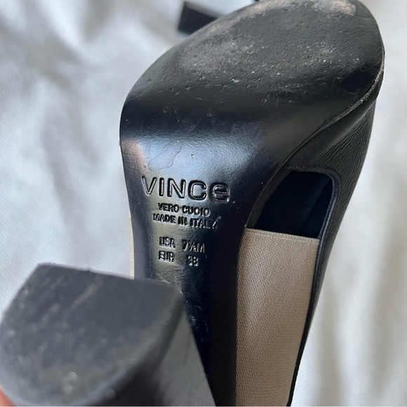 VINCE Black Leather Peep Toe Heels Booties Chunky Heel Shoe Size 7.5 - Picture 9 of 10